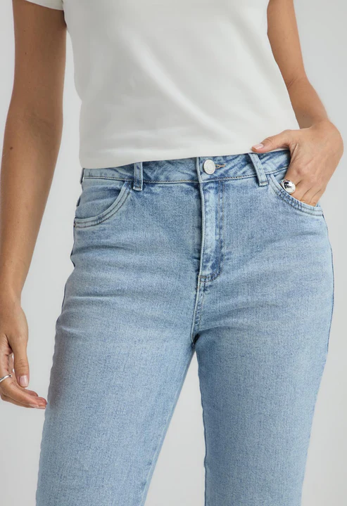 Jean levantacola medio con detalle en botas para mujer - Vista 4