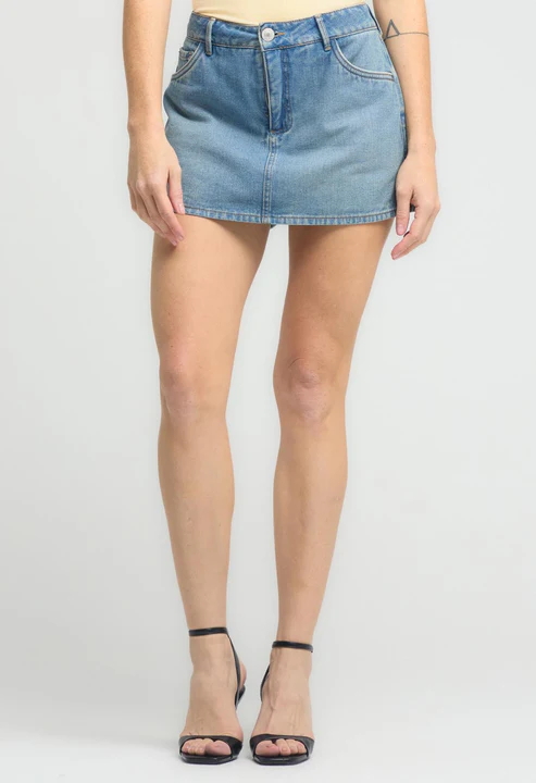 Falda short medio con bolsillo para mujeres - Vista 3