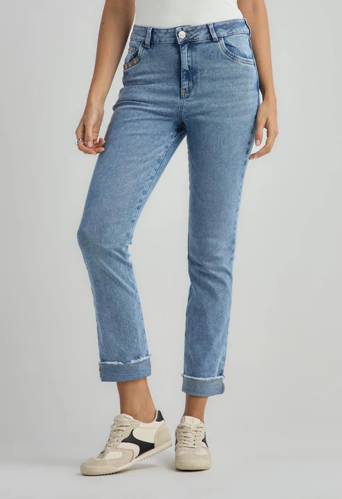 Jean vaquero claro y bota tubo para mujer - Vista 4